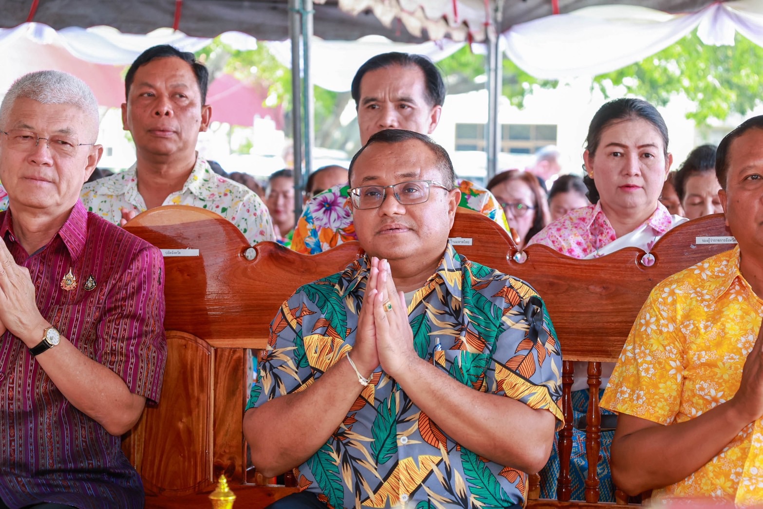 พช.จังหวัดร้อยเอ็ด ร่วมโครงการสืบสานประเพณีสงกรานต์ สรงน้ำพระ 9 วัด รับน้ำพระพุทธมนต์เสริมมงคลชีวิต