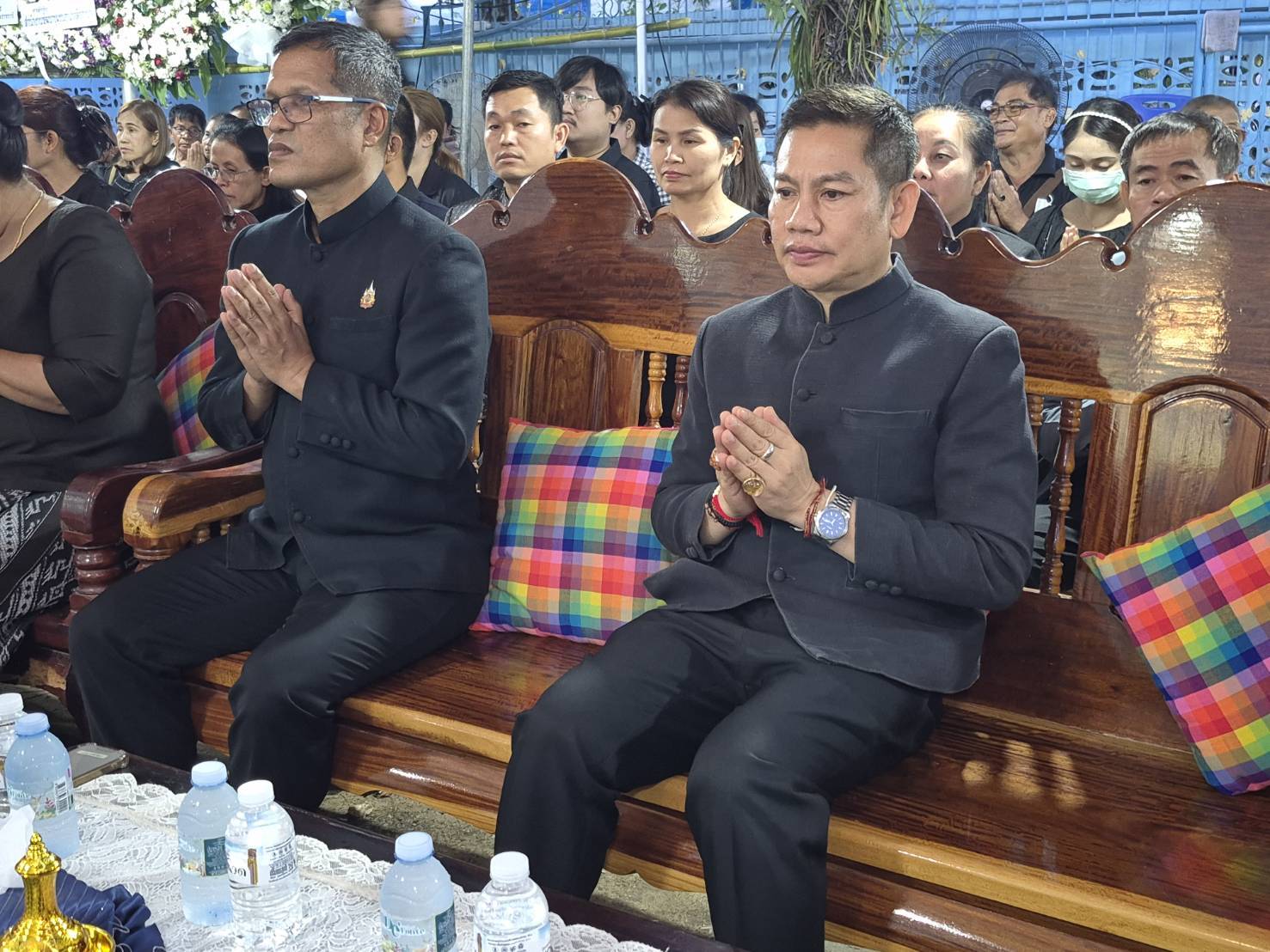 จังหวัดร้อยเอ็ด ร่วมเป็นเจ้าภาพสวดอภิธรรม การบำเพ็ญกุศลศพ คุณพ่อวิเชียร ศรีมงคล คู่สมรสของนางนวลจันทร์ ศรีมงคล ผู้ตรวจราชการกรม ปฏิบัติหน้าที่ผู้อำนวยการศูนย์ศึกษาและพัฒนาชุมชนอุบลราชธานี